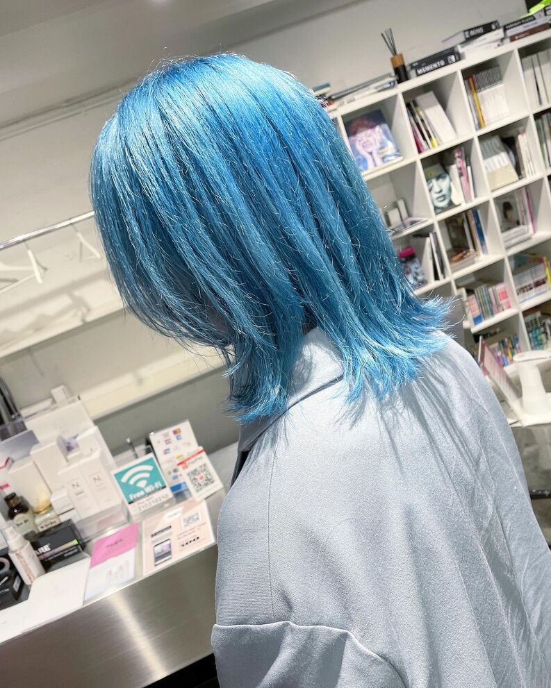 ブルー